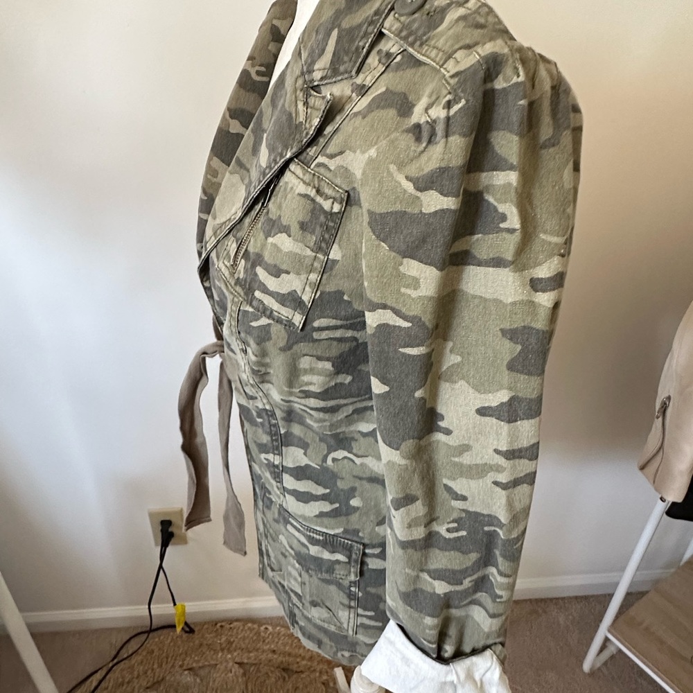 Jacket - Picture 2 of 5